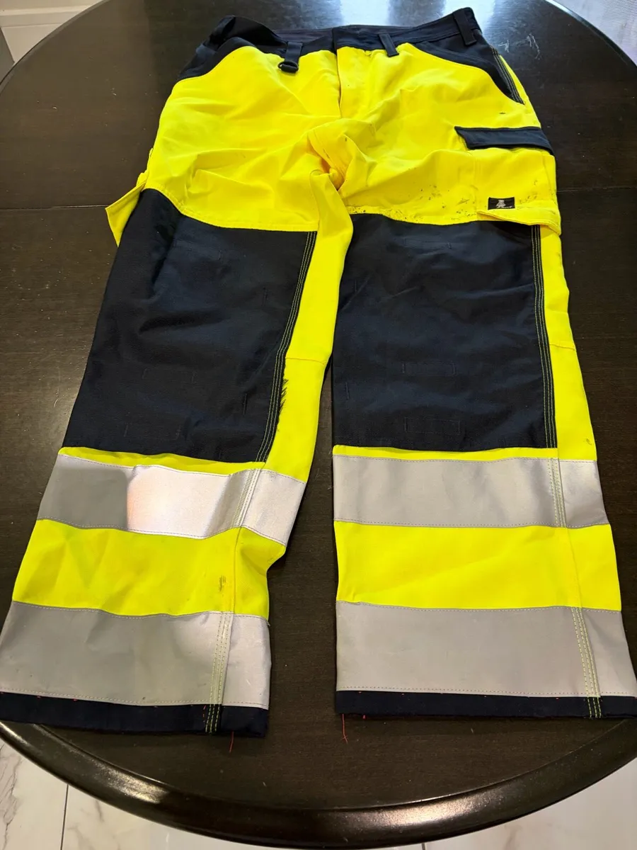 Hi vis - Image 1