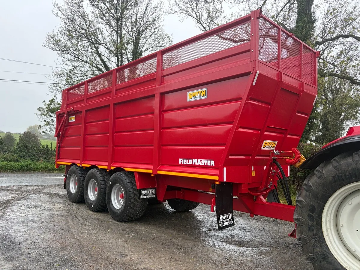 Smyth 25ft tri axle supercube silage trailer - Image 1