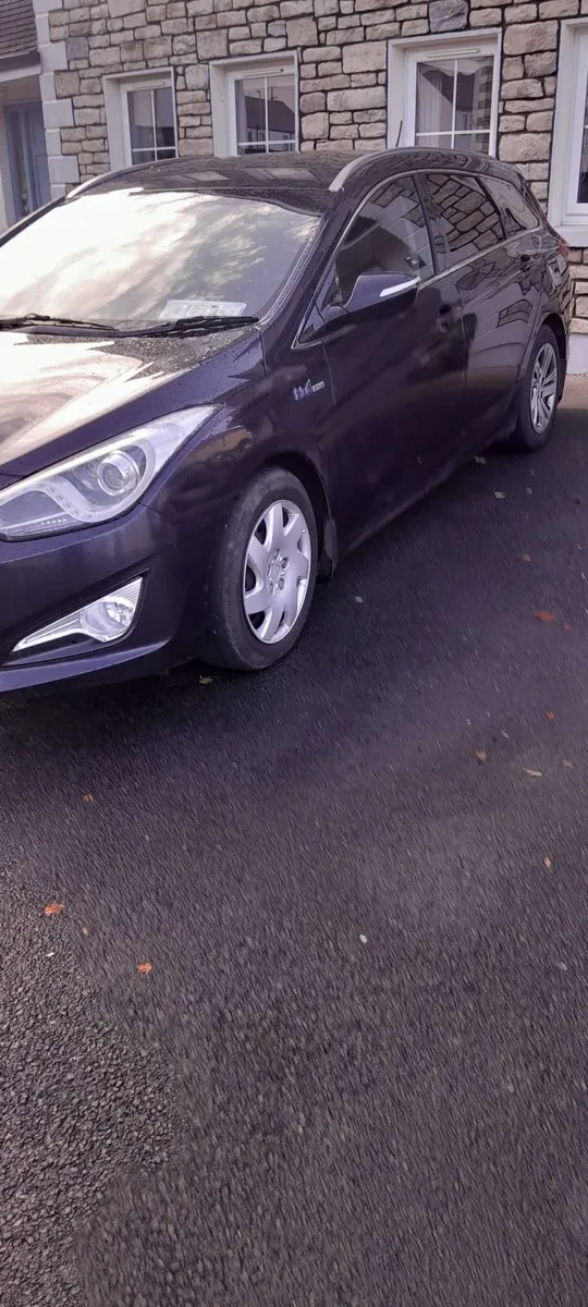 131 Hyundai i40 1.7 Comfort Blue Drive - Image 2