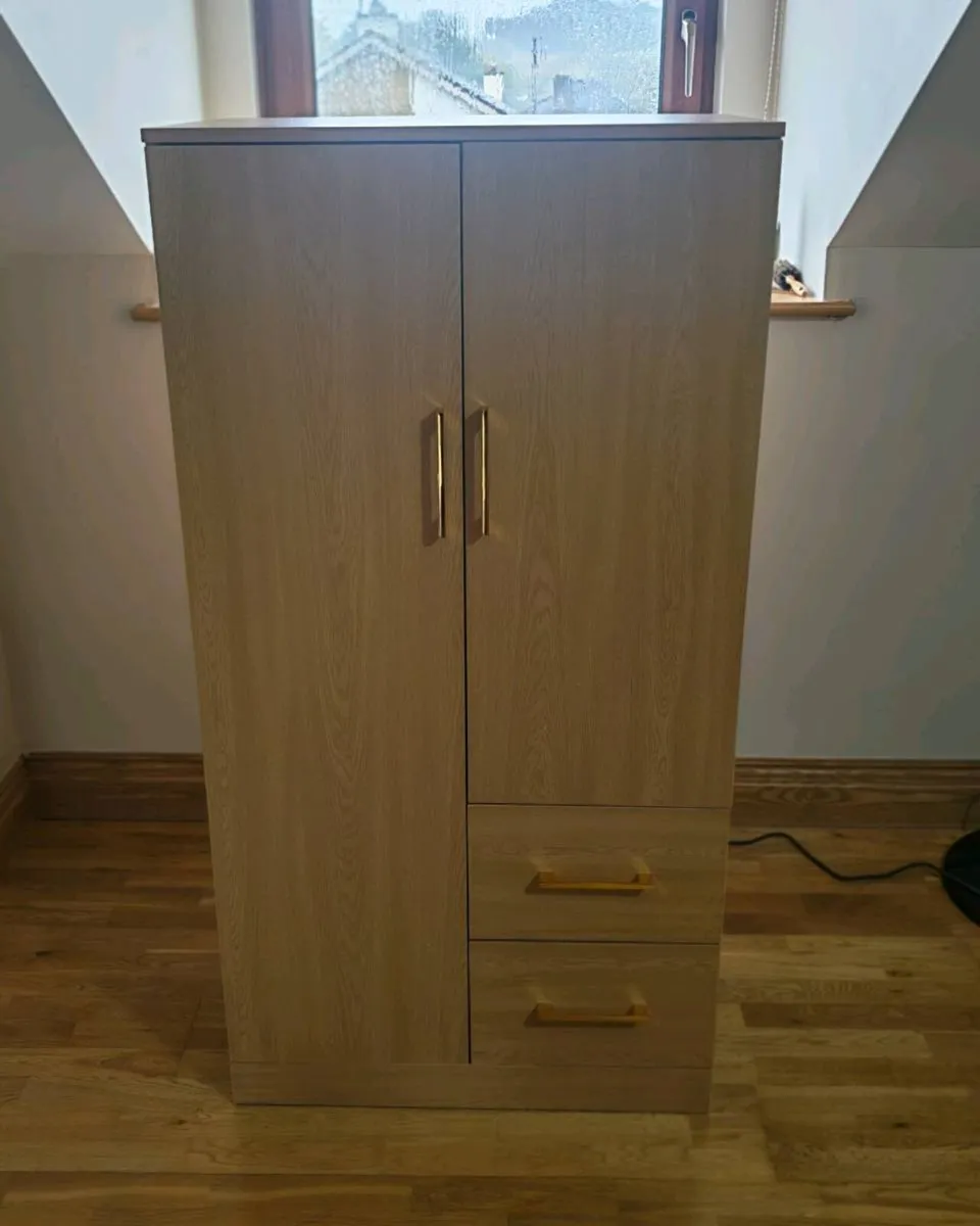 children's cabinet - Image 1