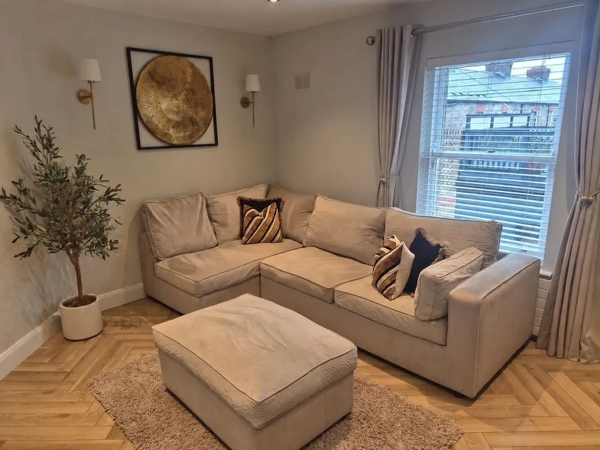corner sofa - Image 1