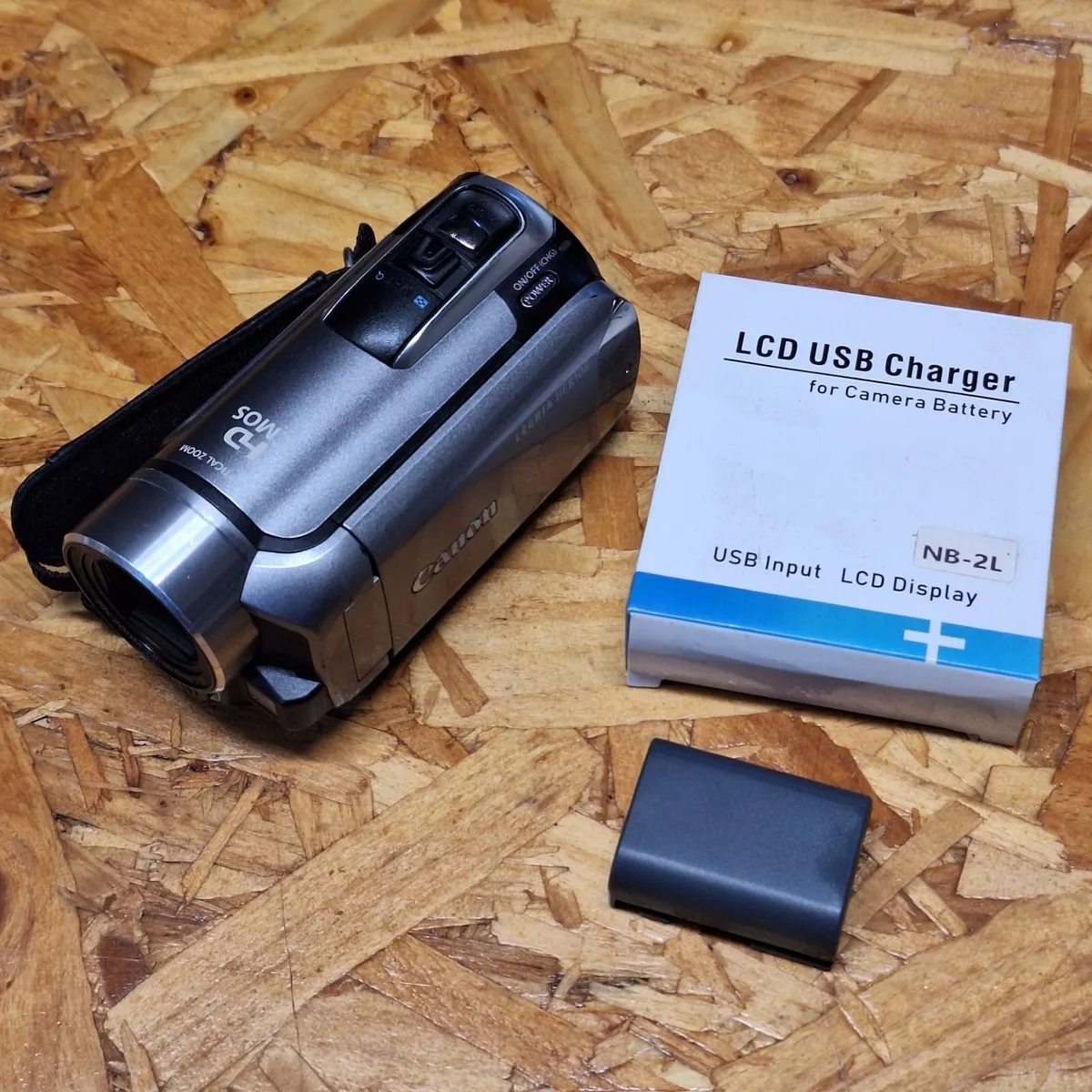 Canon LEGRIA HF R106 Full HD Camcorder - 31733 - Image 4