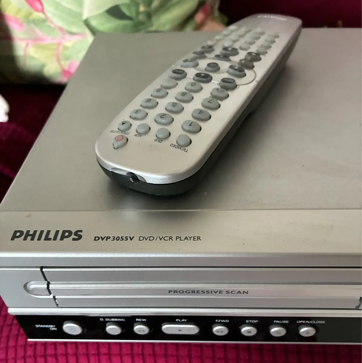 Philips DVD / VCR Player - Image 2