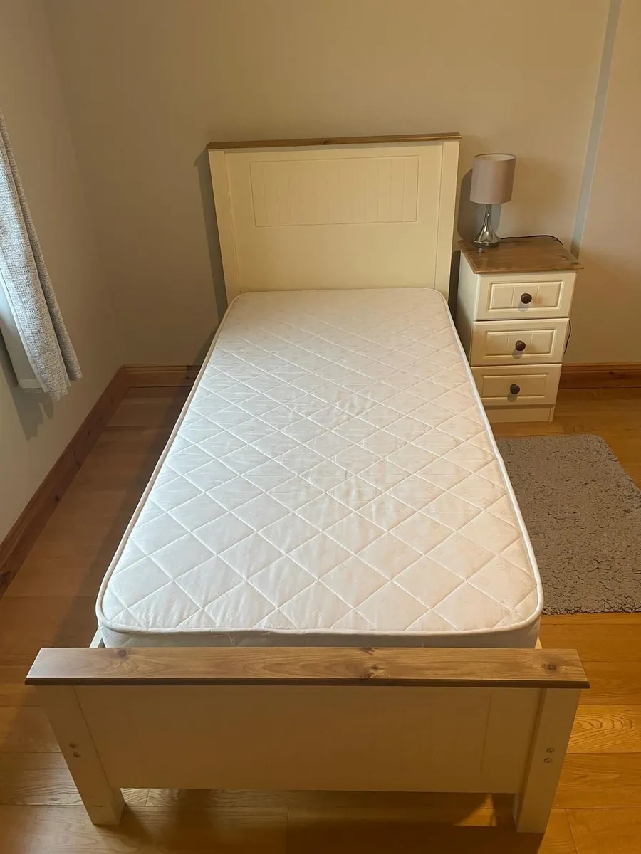 Bedroom Cream Furniture Set  - 4 items - Image 4