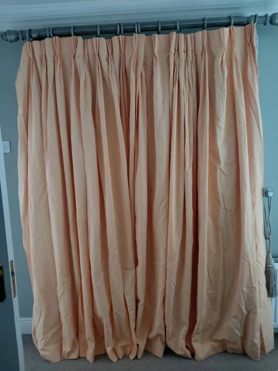 French pleat curtains - Image 1