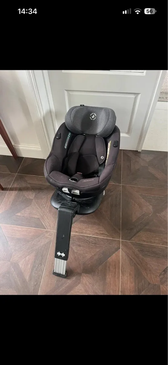 Maxi cosi turntable car seats x2 - Image 1