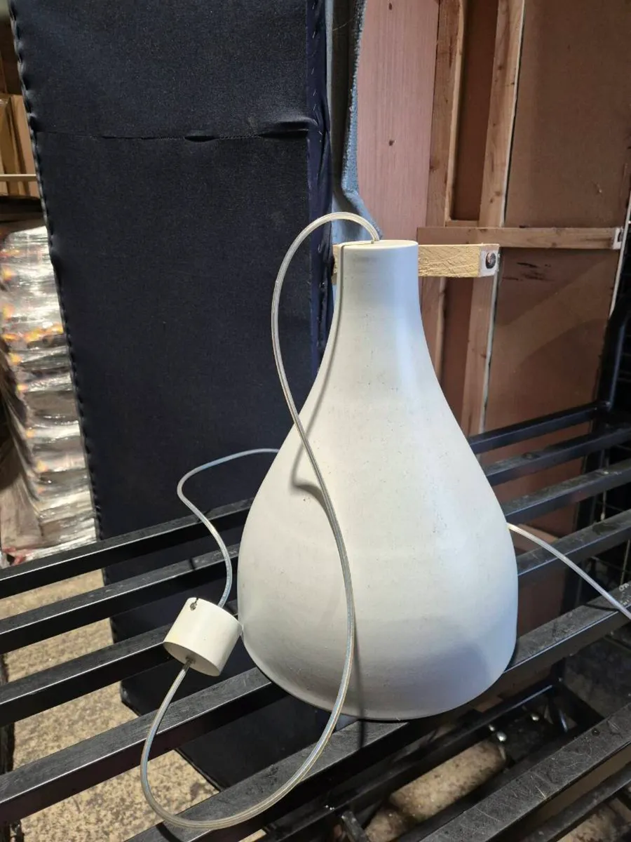 Pendant Lights (16) - Image 1