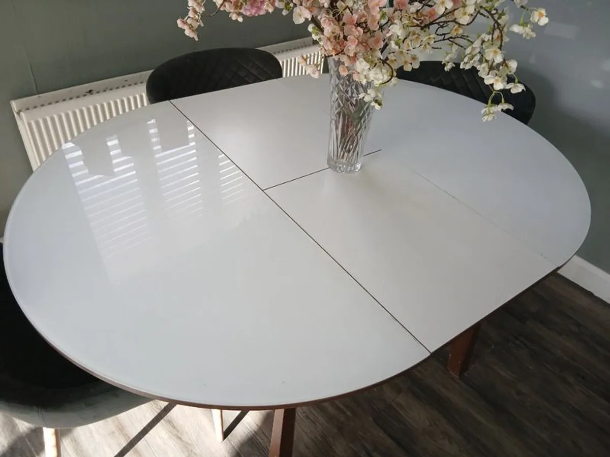 Dinning table - Image 2