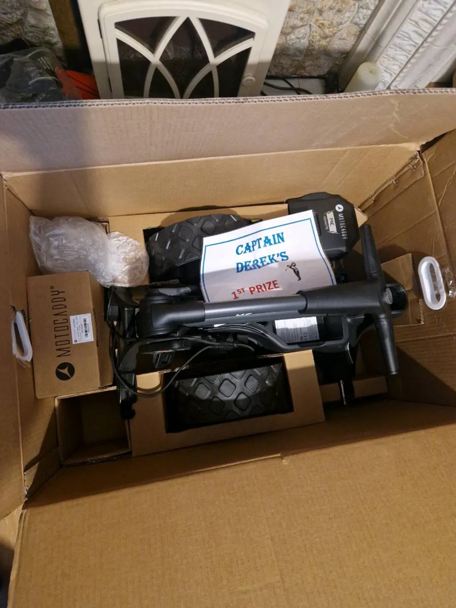 Remote Electric Golf trolley - Image 1
