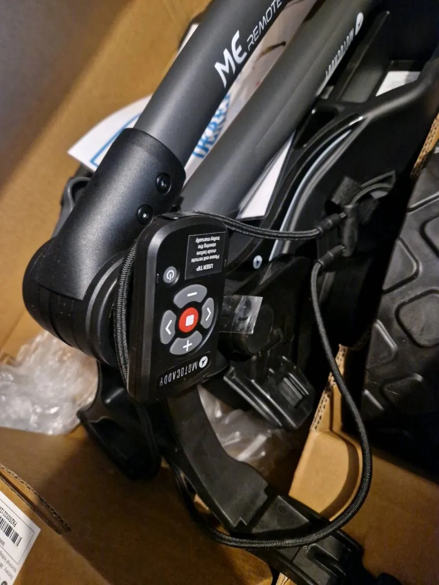 Remote Electric Golf trolley - Image 2