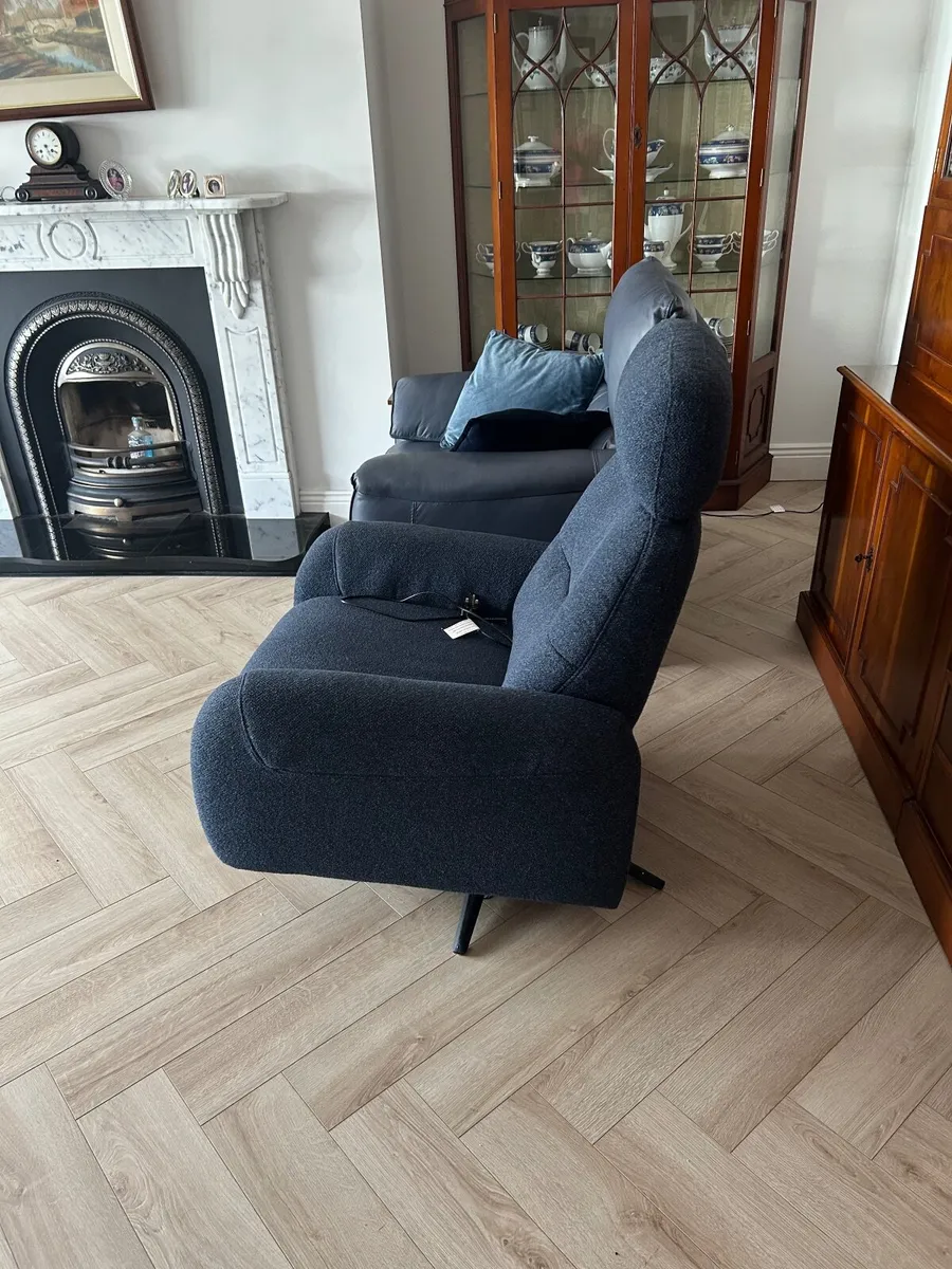 Recliner chair - Image 1