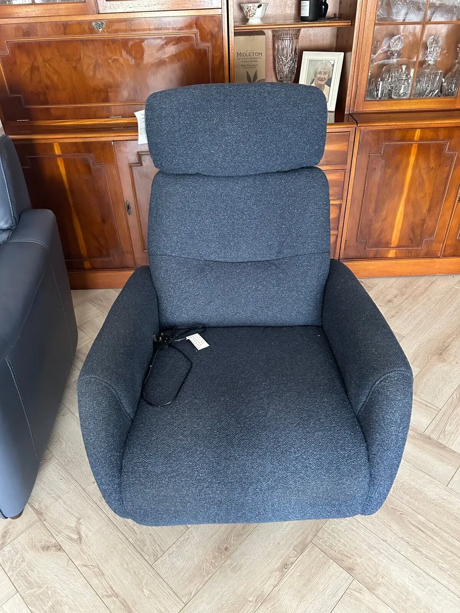 Recliner chair - Image 2