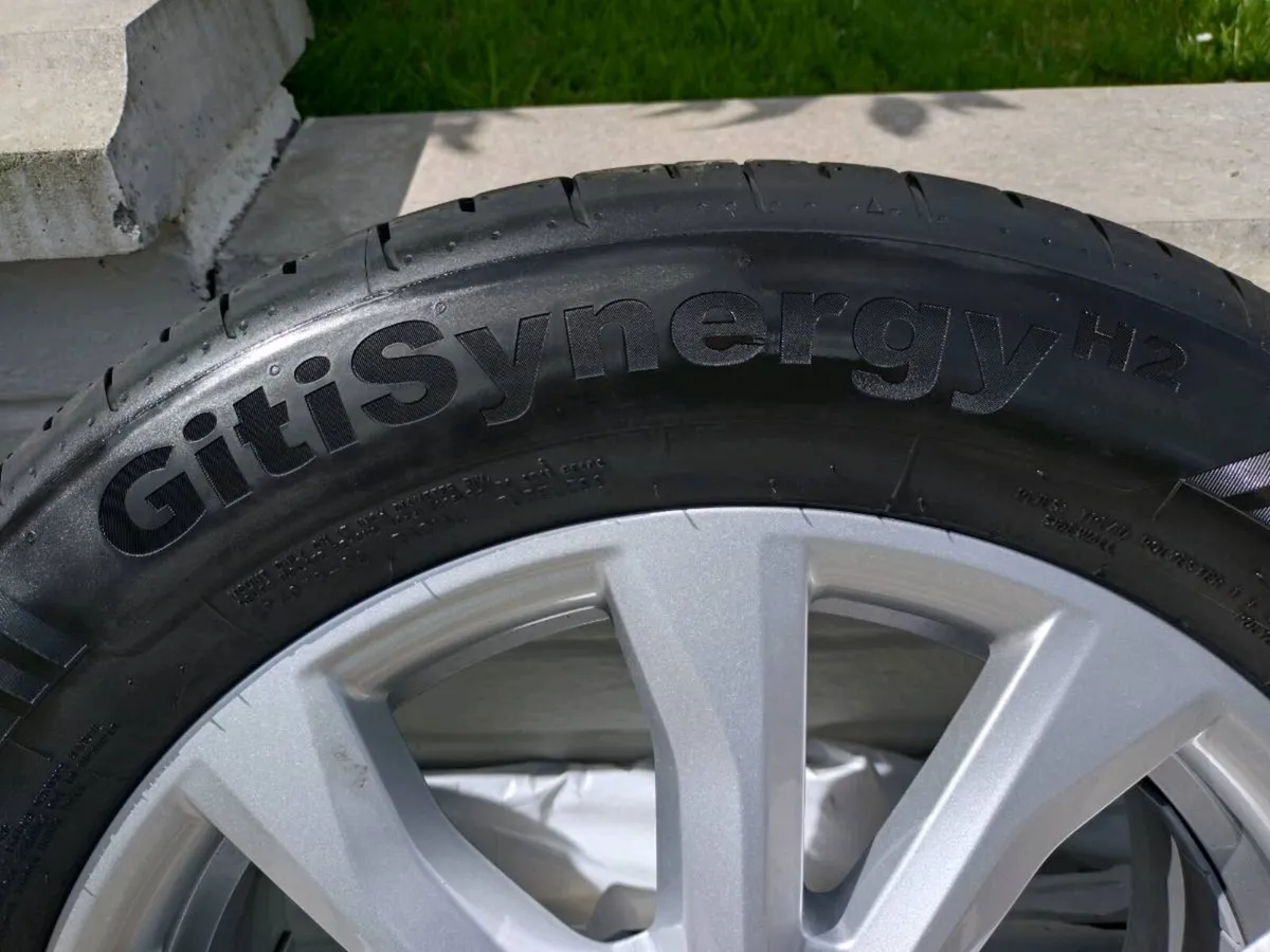 Brand new genuine VW caddy alloys wheels - Image 3
