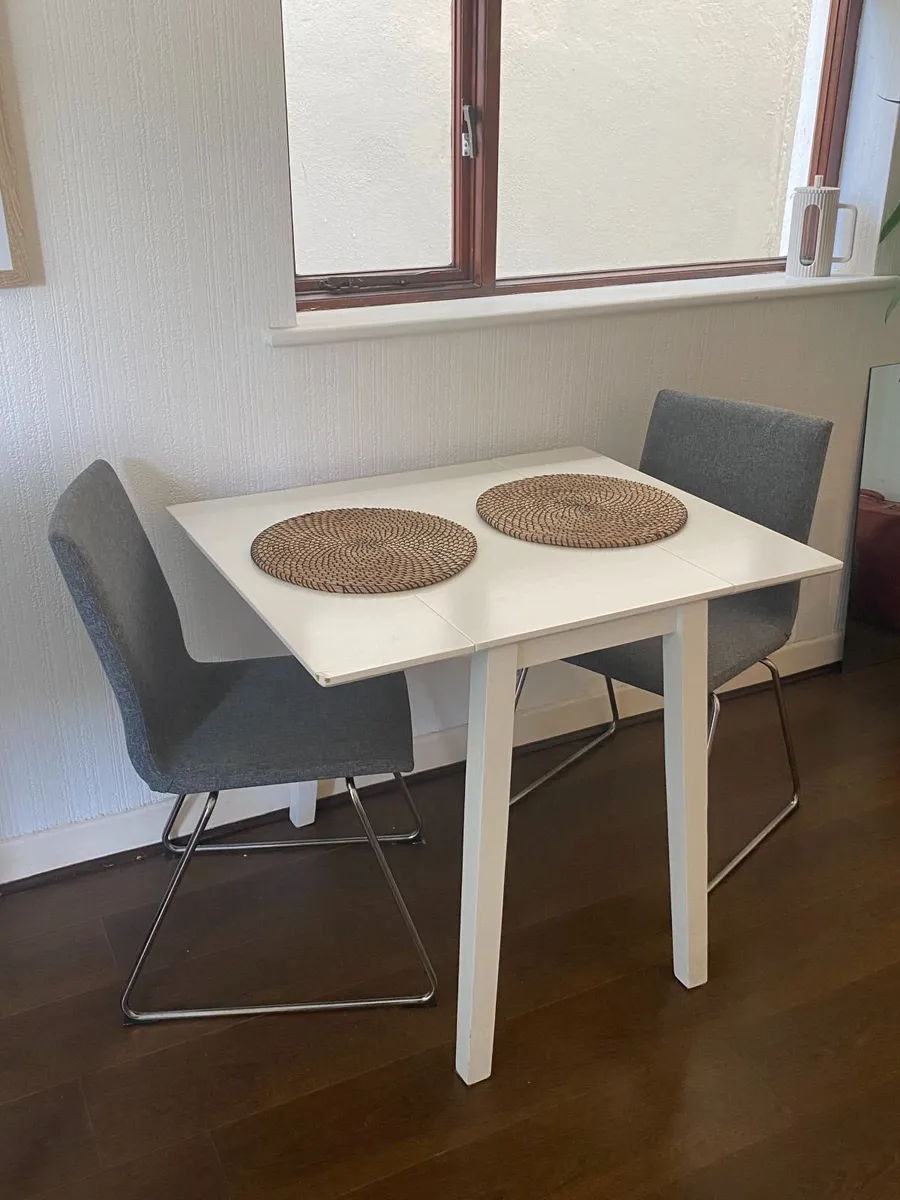 Dropleaf Kitchen Table & Chairs - Image 1