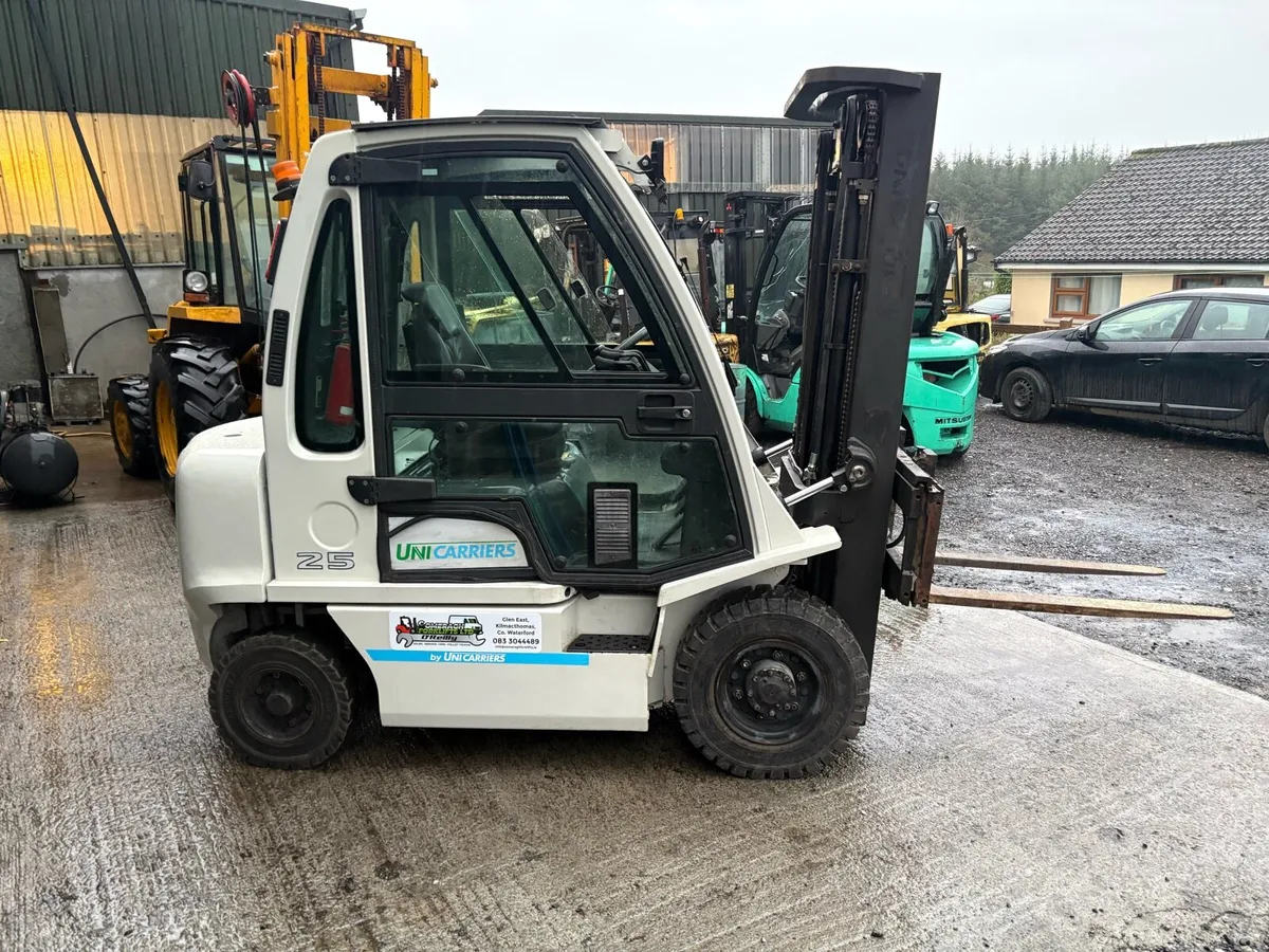Nissan forklift - Image 1