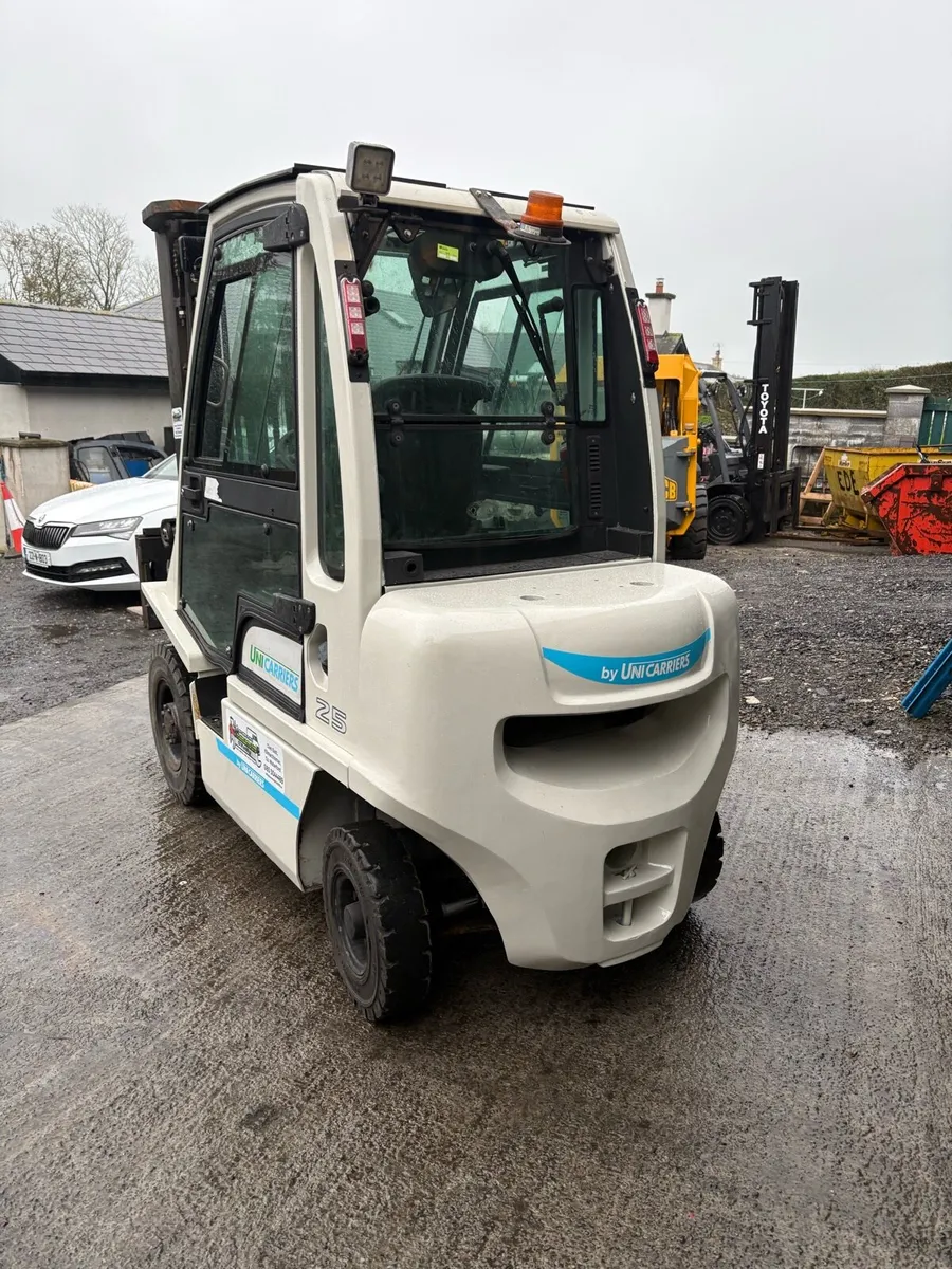 Nissan forklift - Image 2
