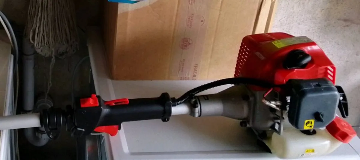 Mitox Long Reach Hedge Trimmer Engine - Image 1