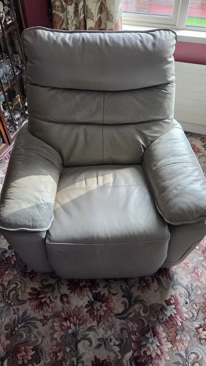 3+1+1 Premium Electric Reclining Leather Suite - Image 4