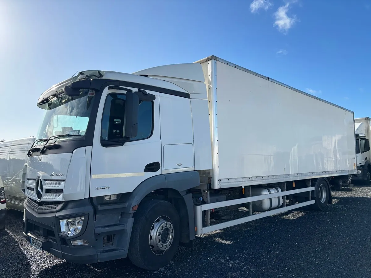 Mercedes Actros 1824 2015 - Image 1