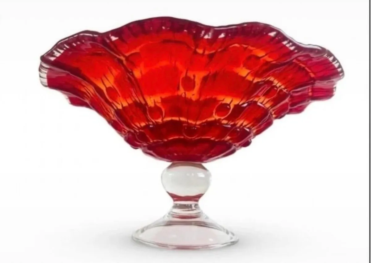 1950s Vintage L.E. Smith Amberina Glass Compote - Image 1