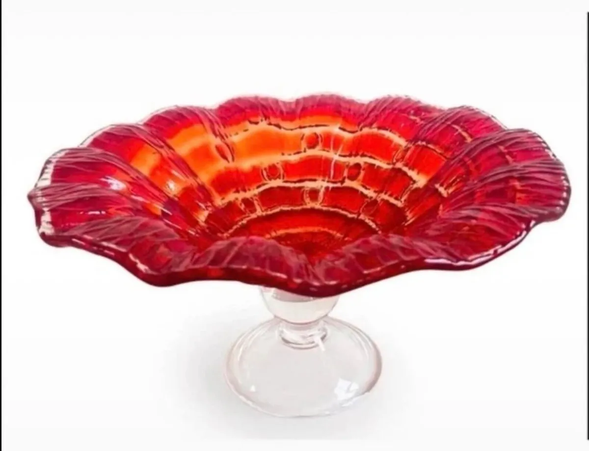 1950s Vintage L.E. Smith Amberina Glass Compote - Image 2