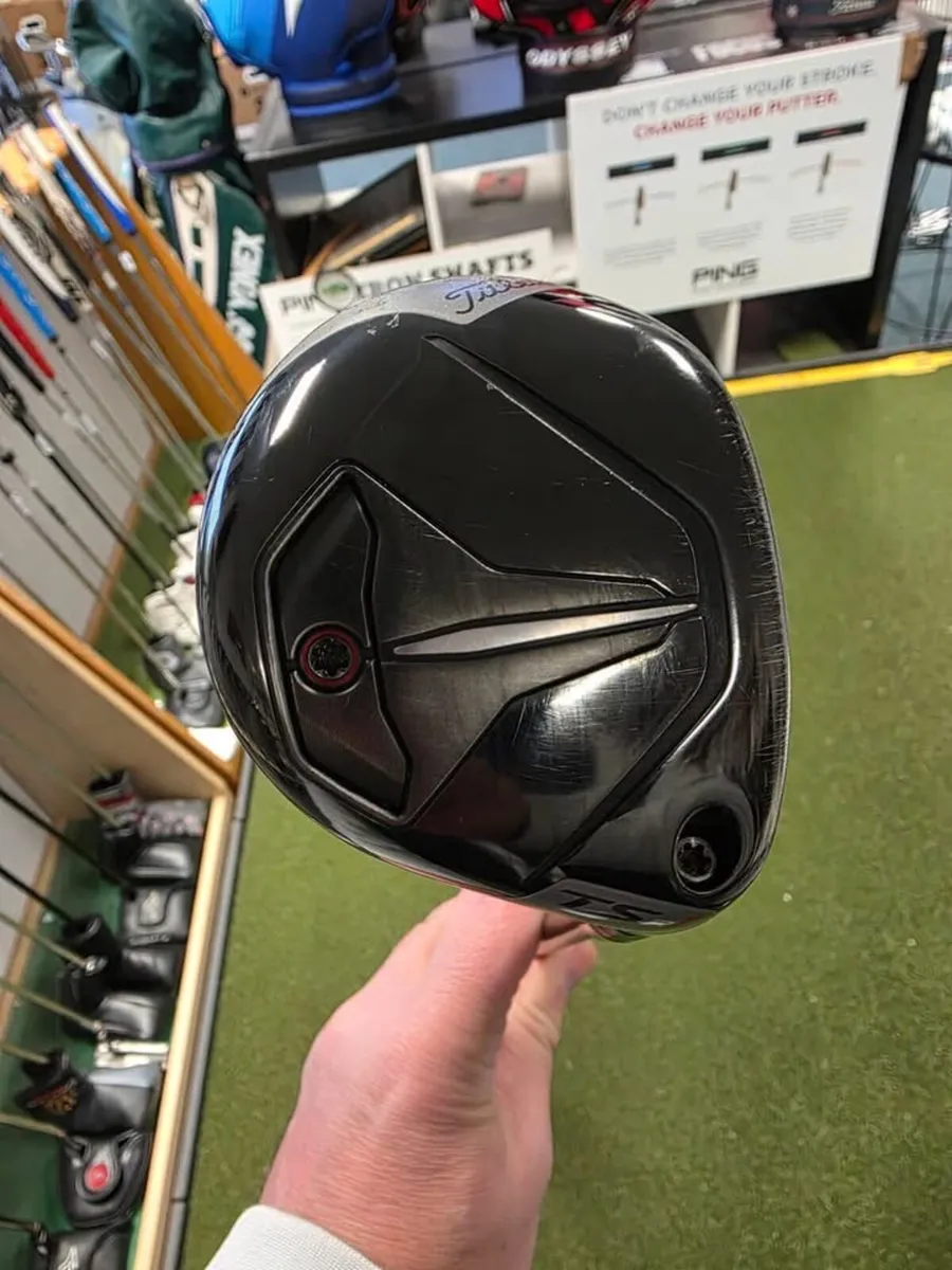 Titleist TSr1 4 Hybrid - Image 1