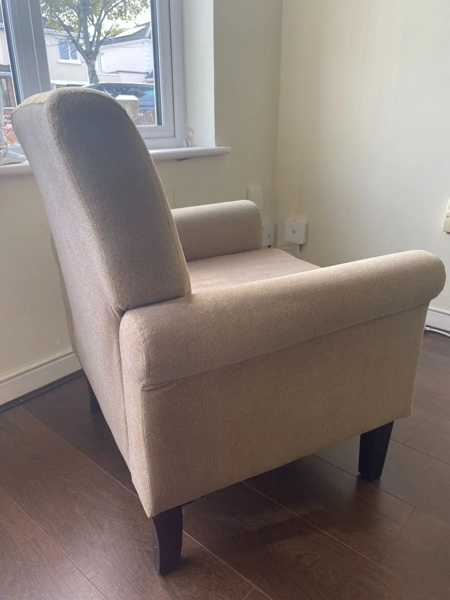 Easy Chair - Image 4