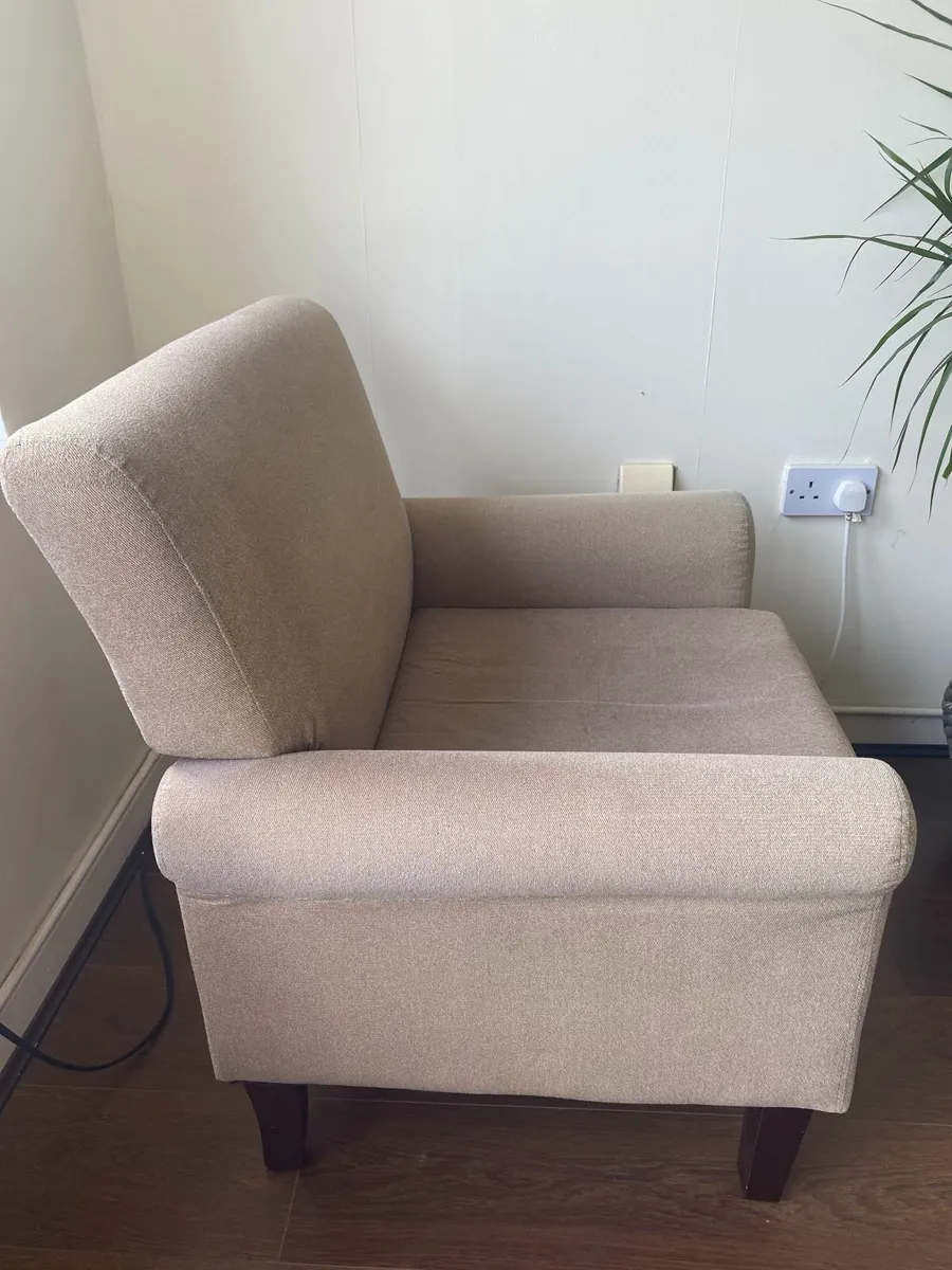 Easy Chair - Image 3