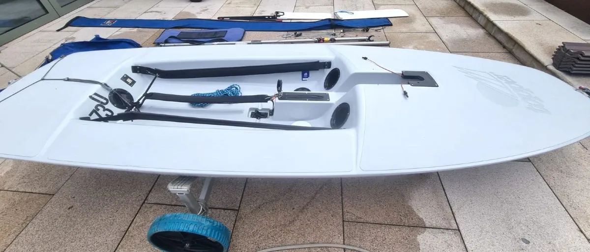 TOPPER Grey Hull 49171 – RACE-READY BOAT 5.3 - Image 2