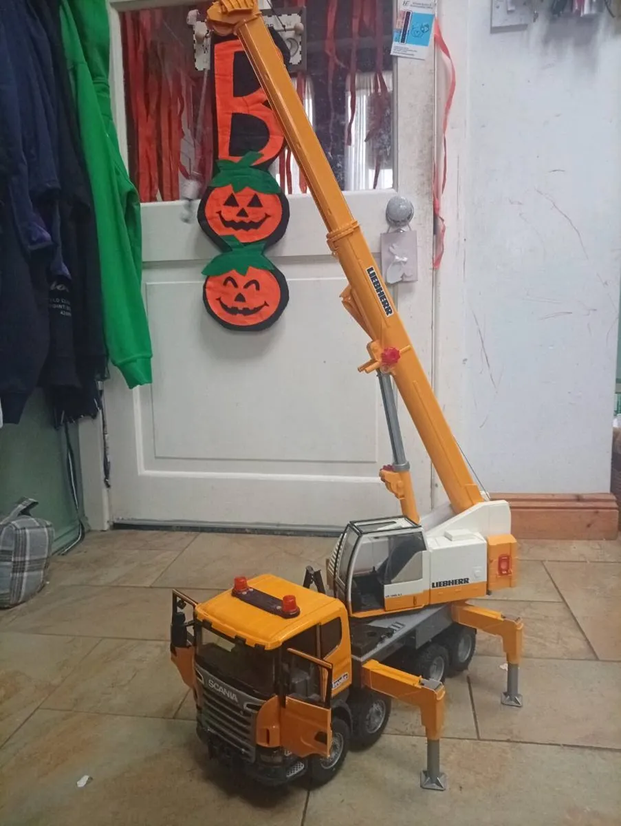Bruder crane - Image 1
