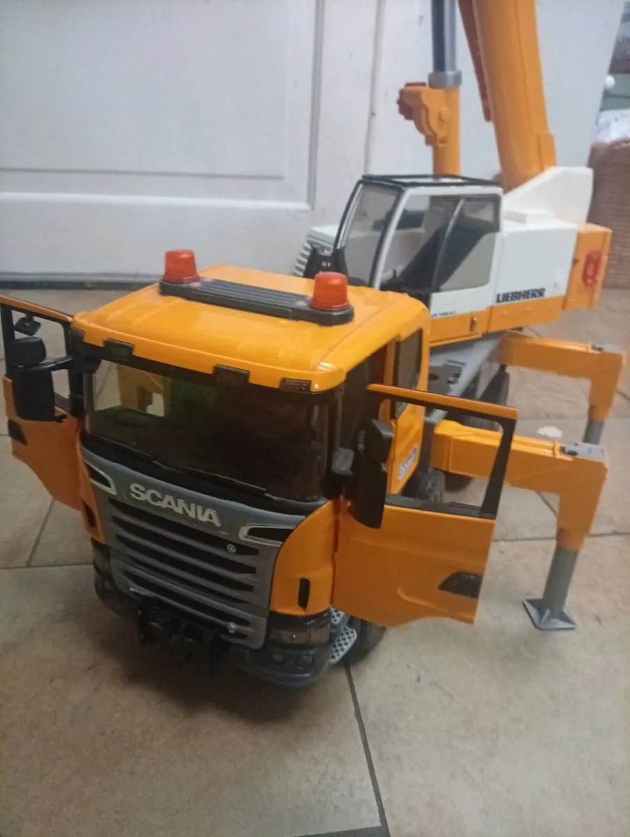 Bruder crane - Image 2