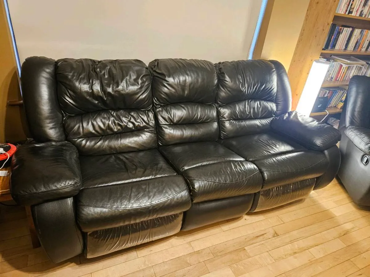 Suite of furniture - Image 3