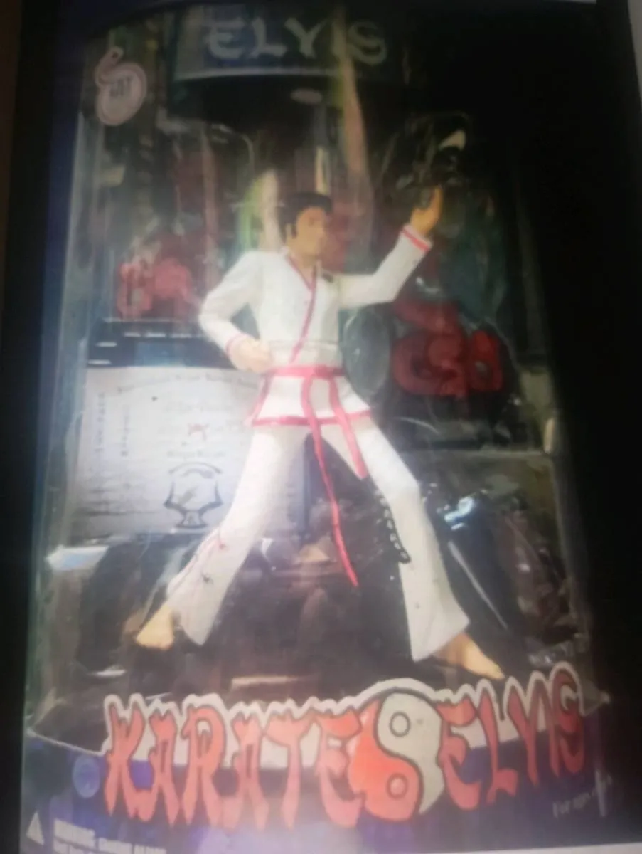 ELVIS PRESLEY FIGURE'S COLLECTION 6IN TOTAL - Image 3