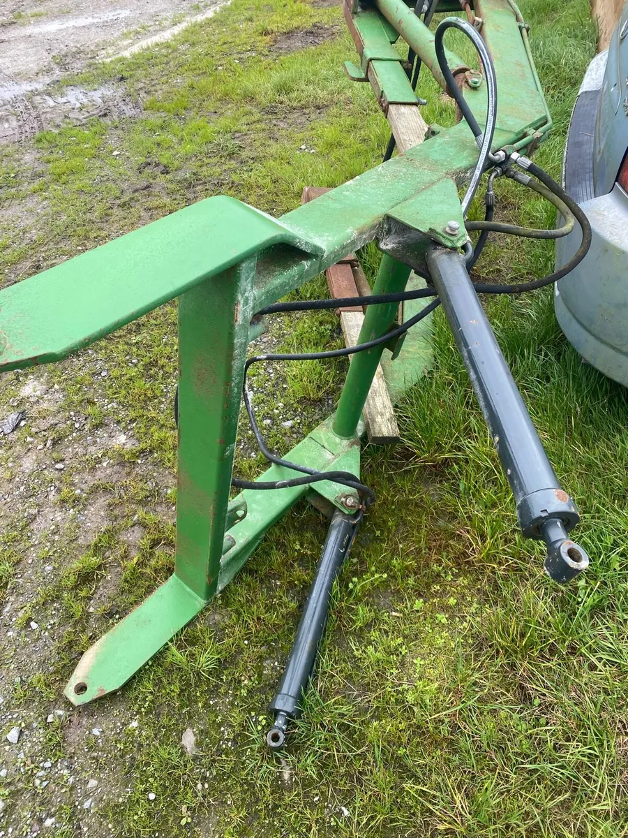Front loader (read add) - Image 1
