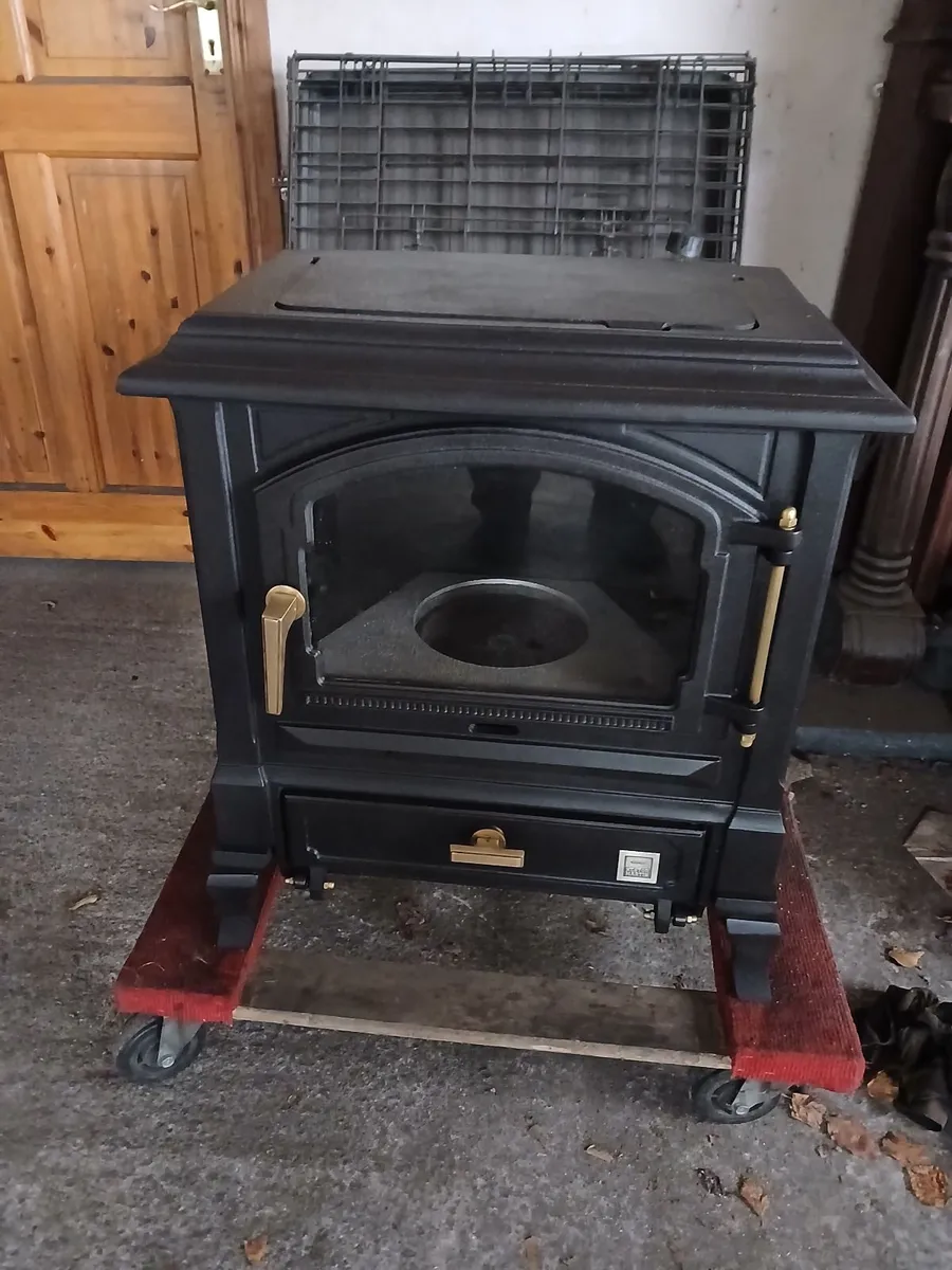 Nestor Martin 9 kw oil stove as new - Image 2