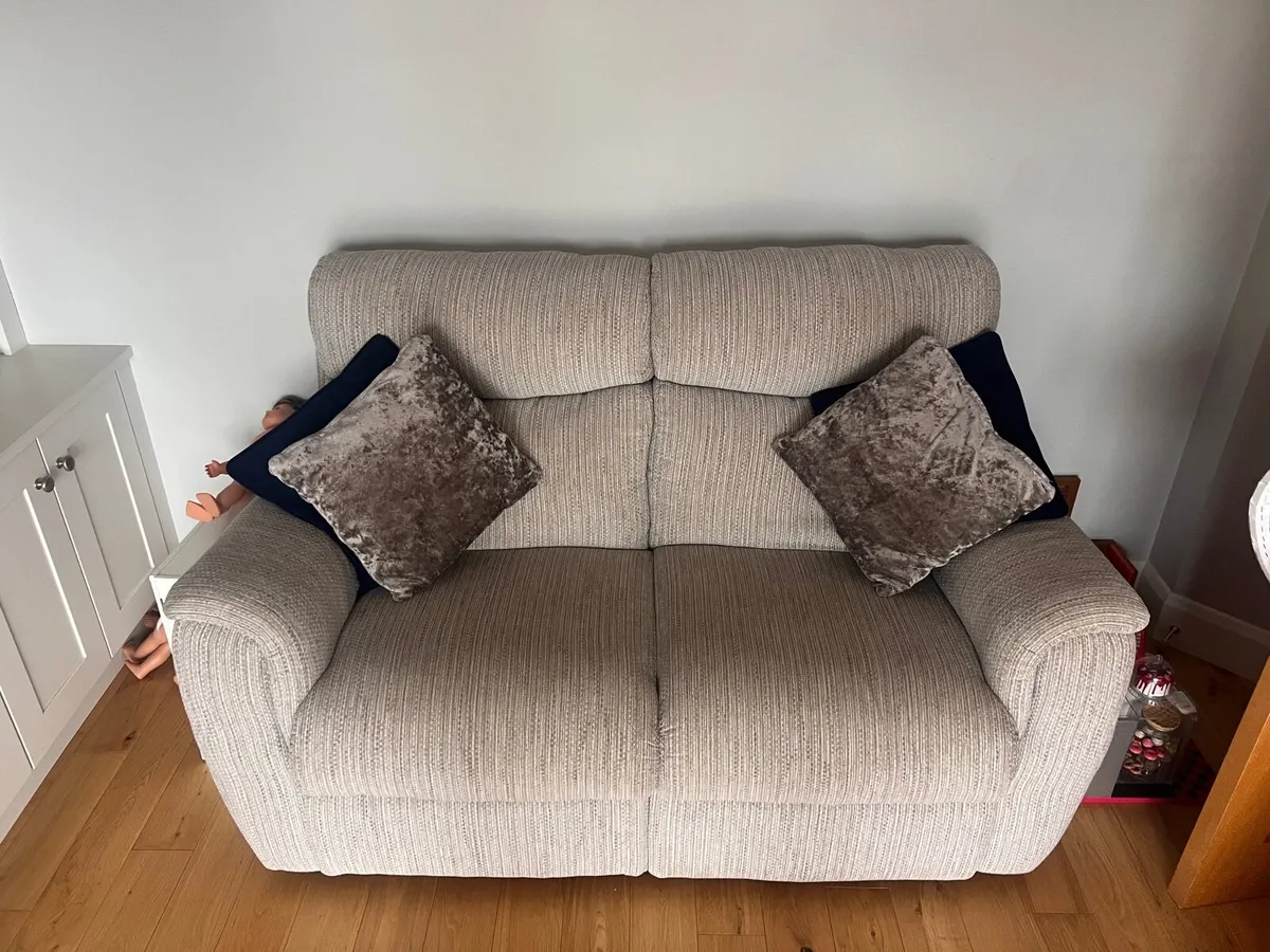 Couches - Image 2