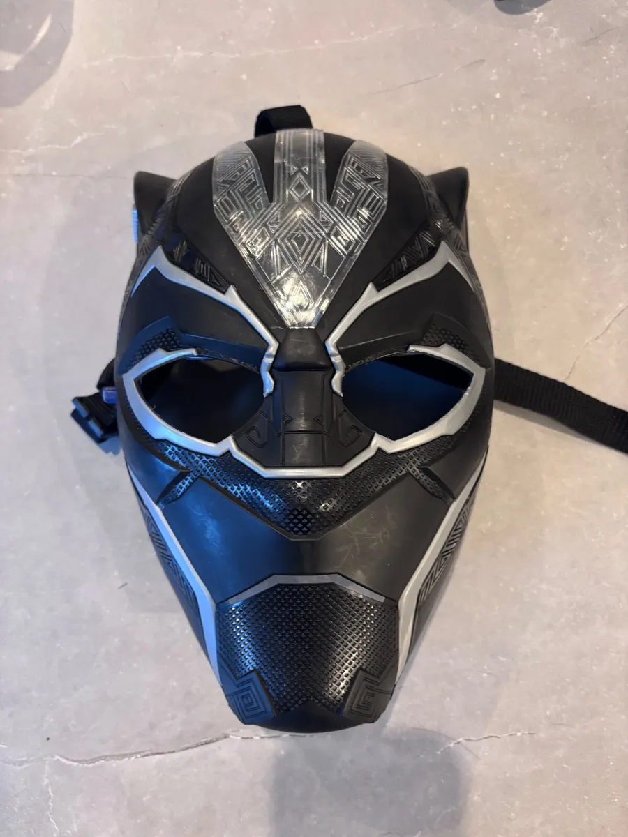 Batman, Avengers & Star Wars  masks and props - Image 3