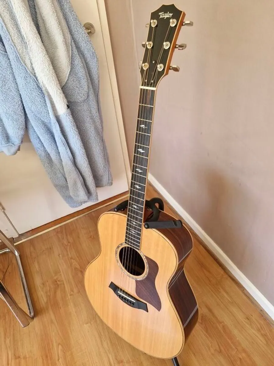 Taylor 818ce Electro Acoustic - Image 4