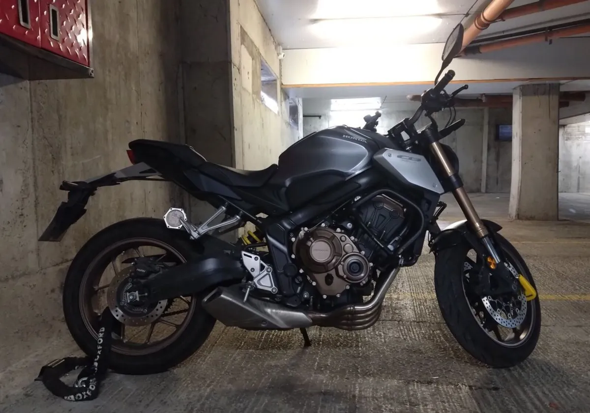 Honda CB650R (2022) - Silver - Image 2