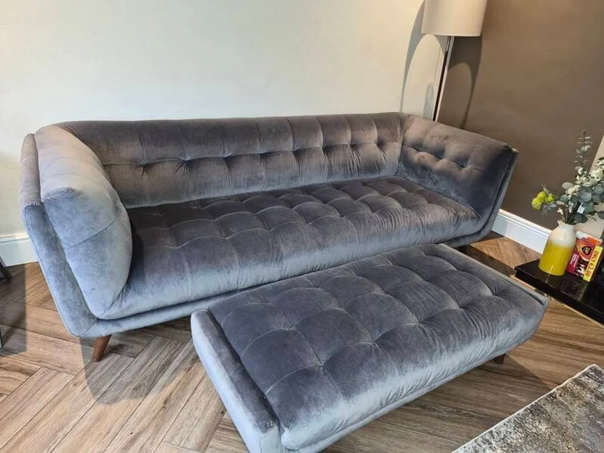 3 seater velvet sofa - Image 1
