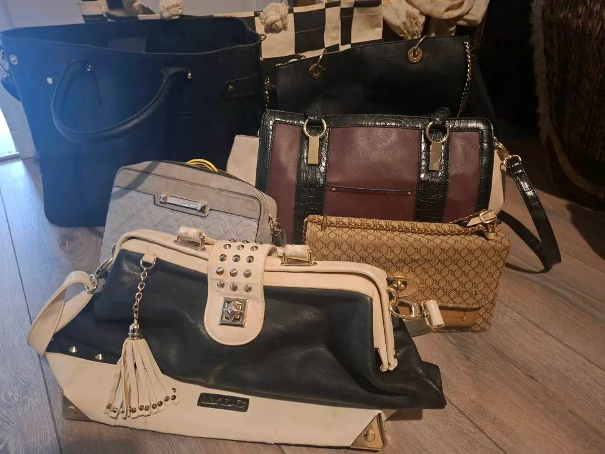 Women's Handbags Collection 30e for the lot - Image 1