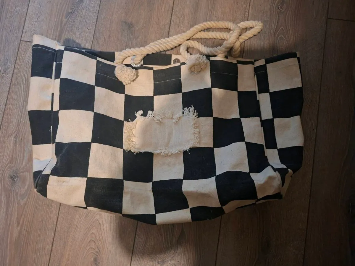 Women's Handbags Collection 30e for the lot - Image 2