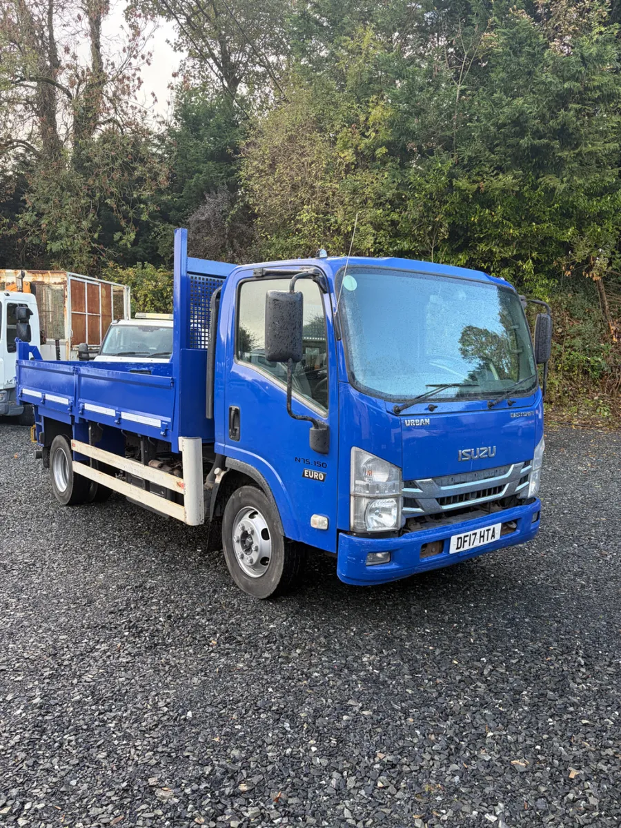 2017 Isuzu 7.5Ton Dropside Tipper - Image 1