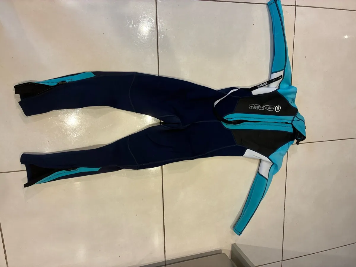 Wet suit - Image 2