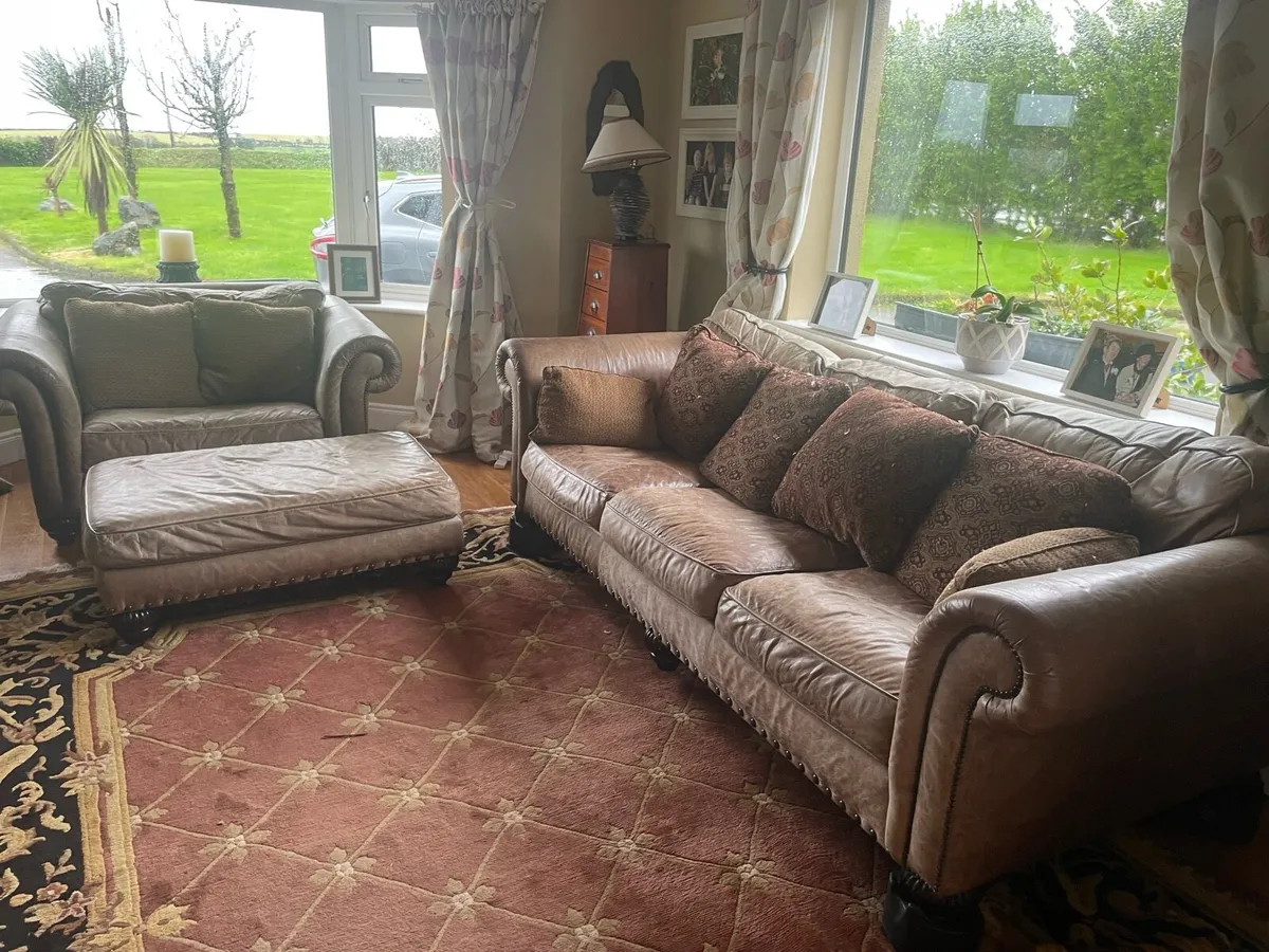 Leather couch set - Image 1