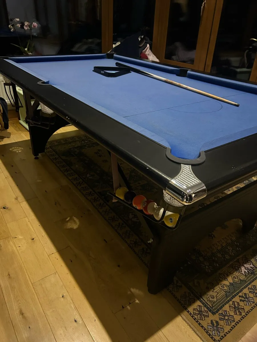 Pool table - Image 2