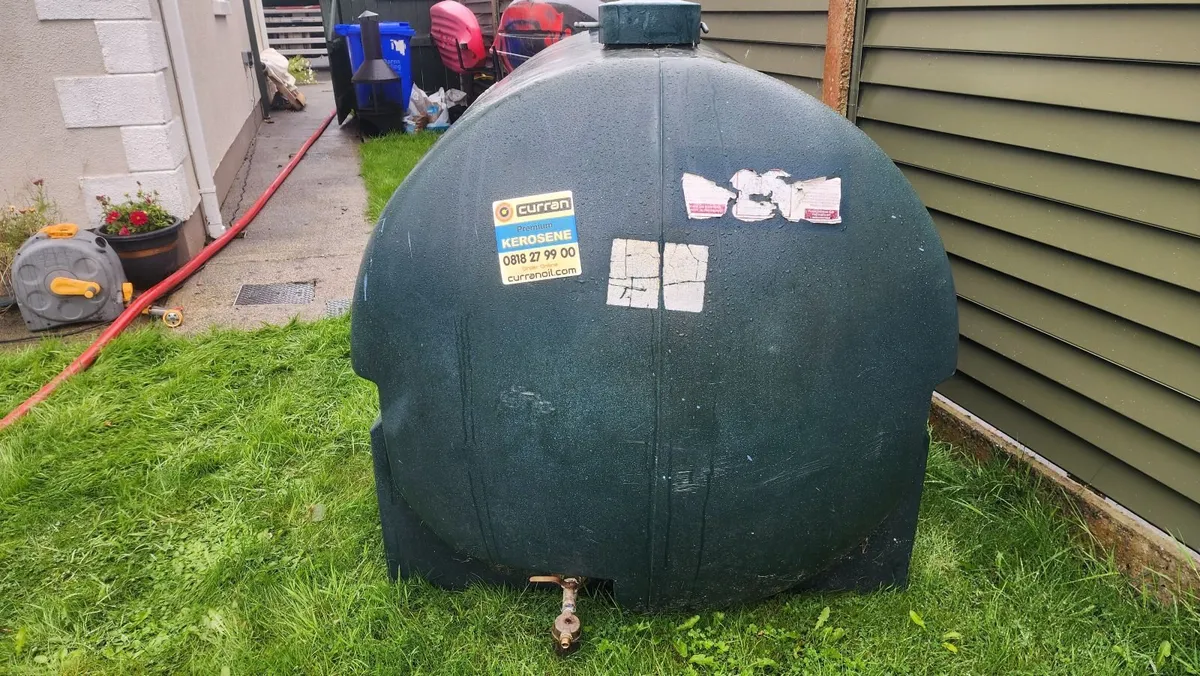 Oil tank - Image 1