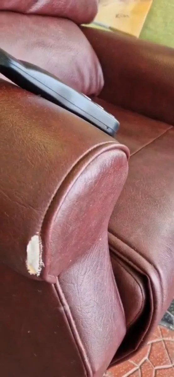 Lift and tilt chair - Image 4