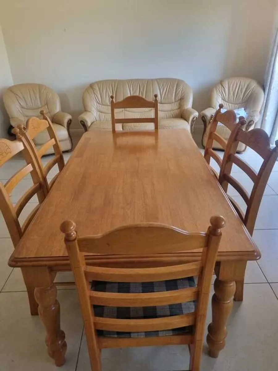 Kitchen table and chairs pine - Image 1