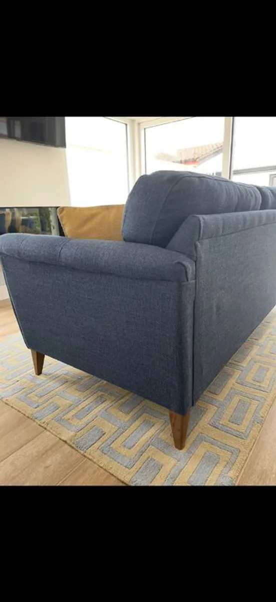 Couch - Image 4
